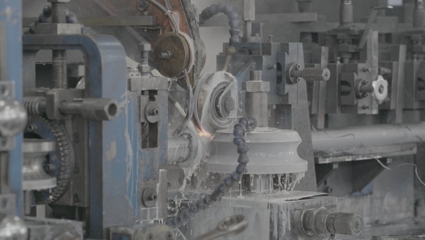 菠萝网站免费看工位器具生产制造流程